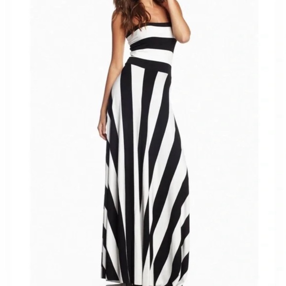 Elan Vertical Print Halter Top Dress NWT - Picture 1 of 5